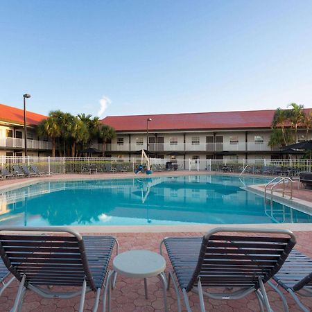 La Quinta Inn By Wyndham Cocoa Beach-Port Canaveral Εξωτερικό φωτογραφία