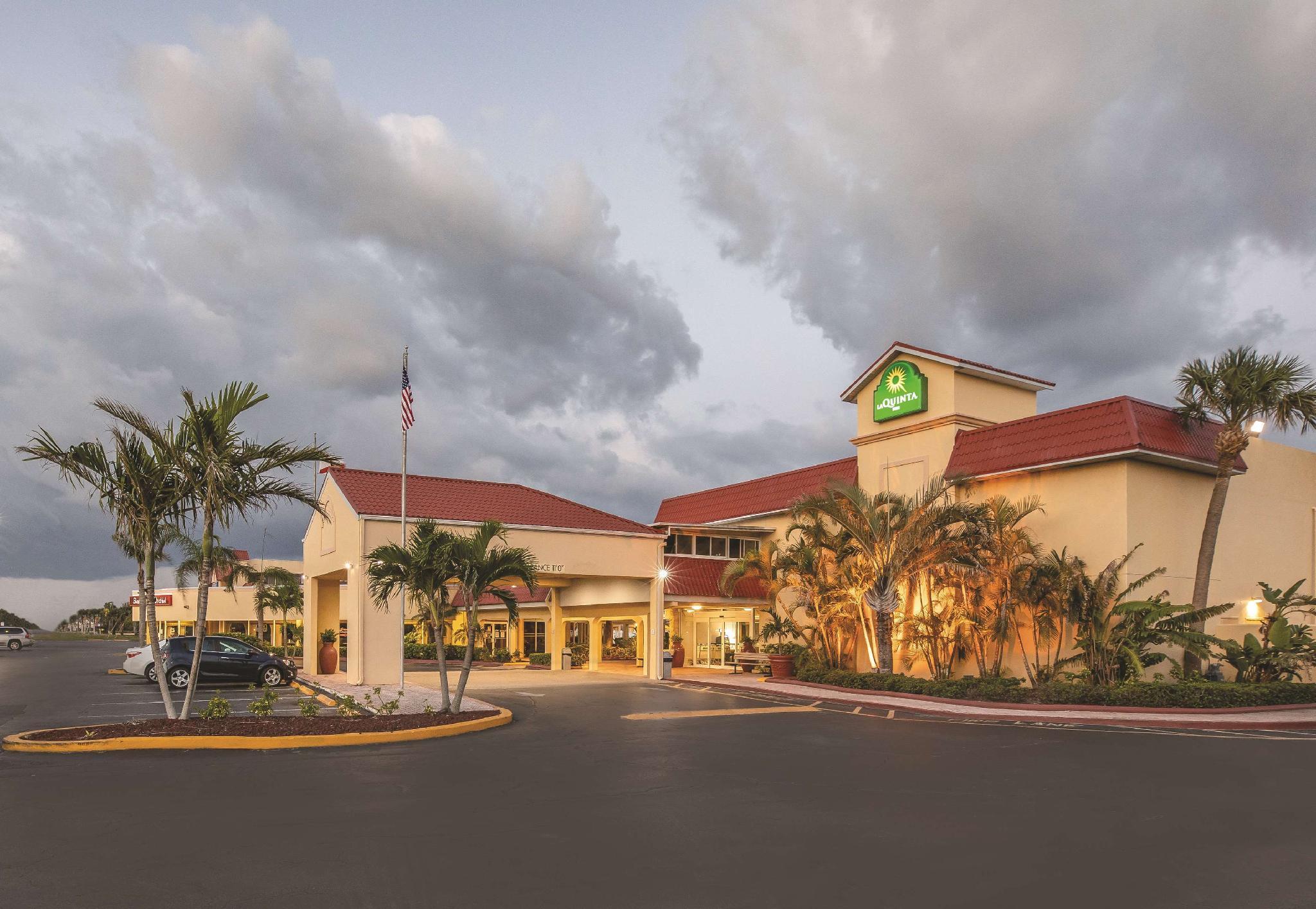 La Quinta Inn By Wyndham Cocoa Beach-Port Canaveral Εξωτερικό φωτογραφία