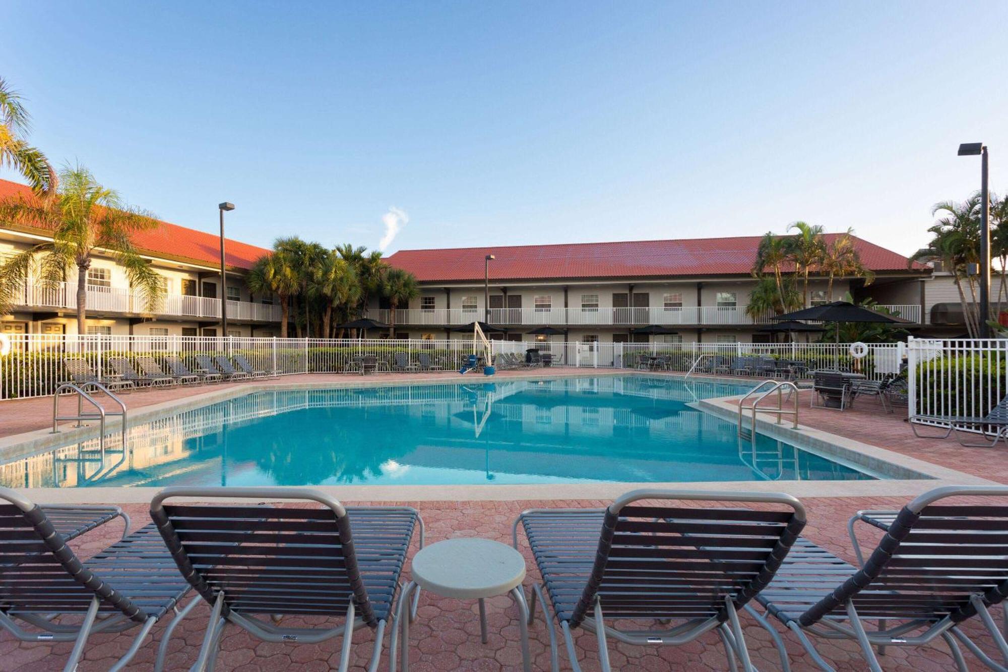 La Quinta Inn By Wyndham Cocoa Beach-Port Canaveral Εξωτερικό φωτογραφία