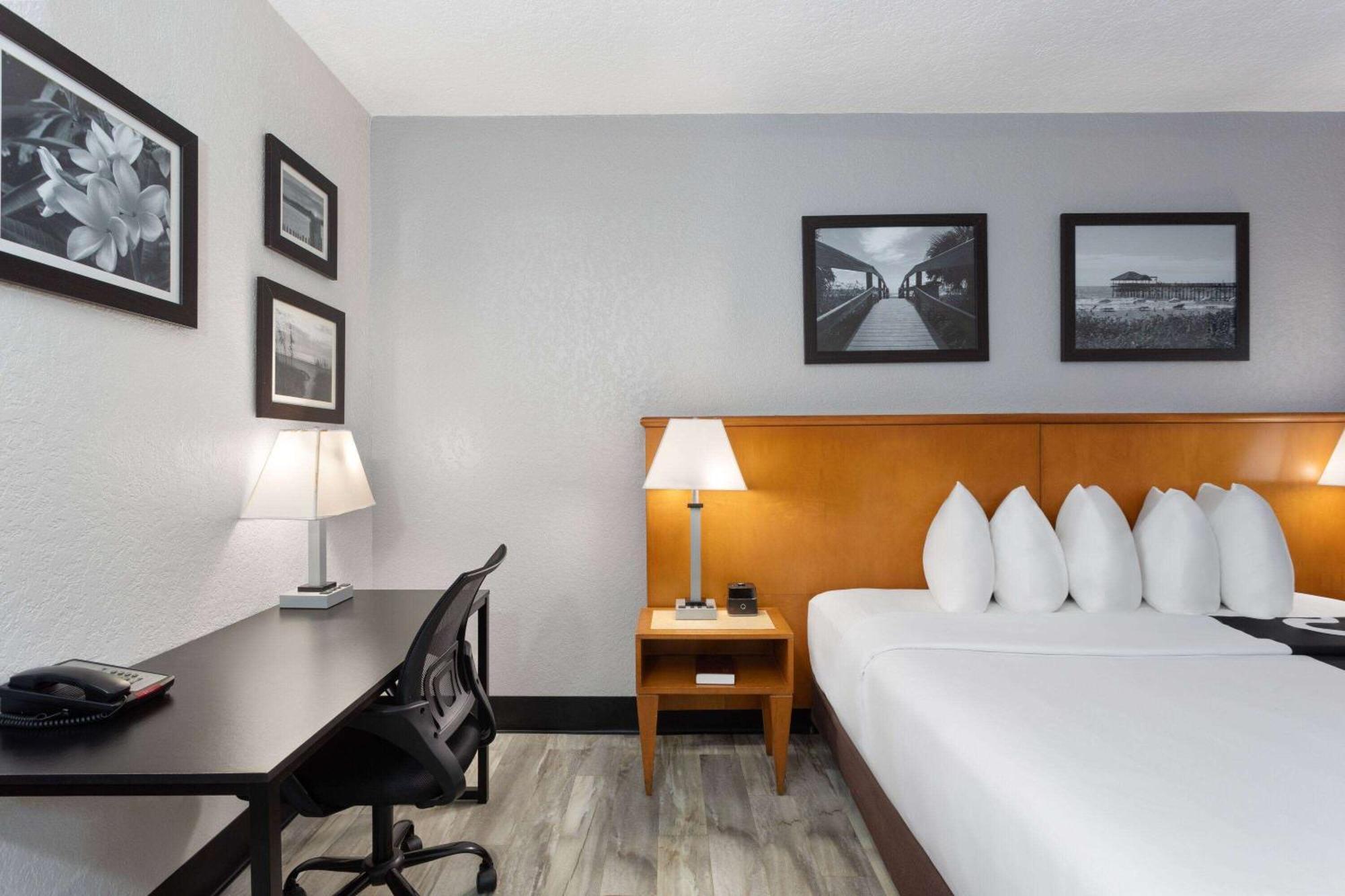 La Quinta Inn By Wyndham Cocoa Beach-Port Canaveral Εξωτερικό φωτογραφία