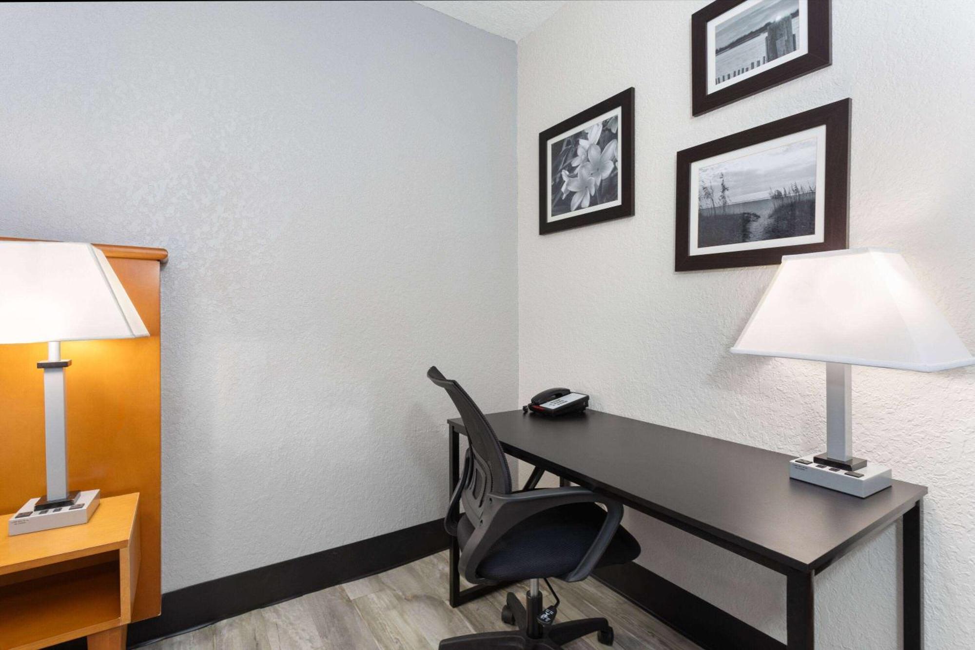 La Quinta Inn By Wyndham Cocoa Beach-Port Canaveral Εξωτερικό φωτογραφία