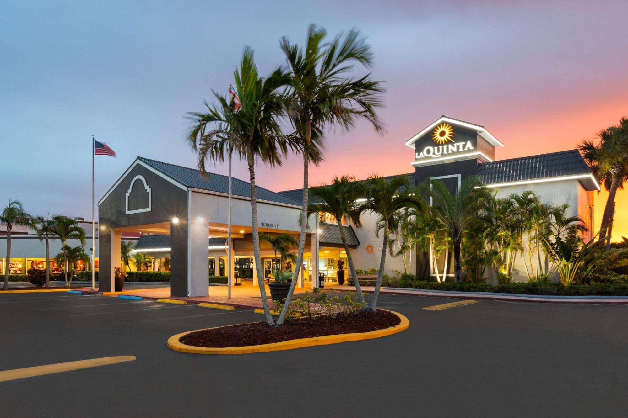 La Quinta Inn By Wyndham Cocoa Beach-Port Canaveral Εξωτερικό φωτογραφία