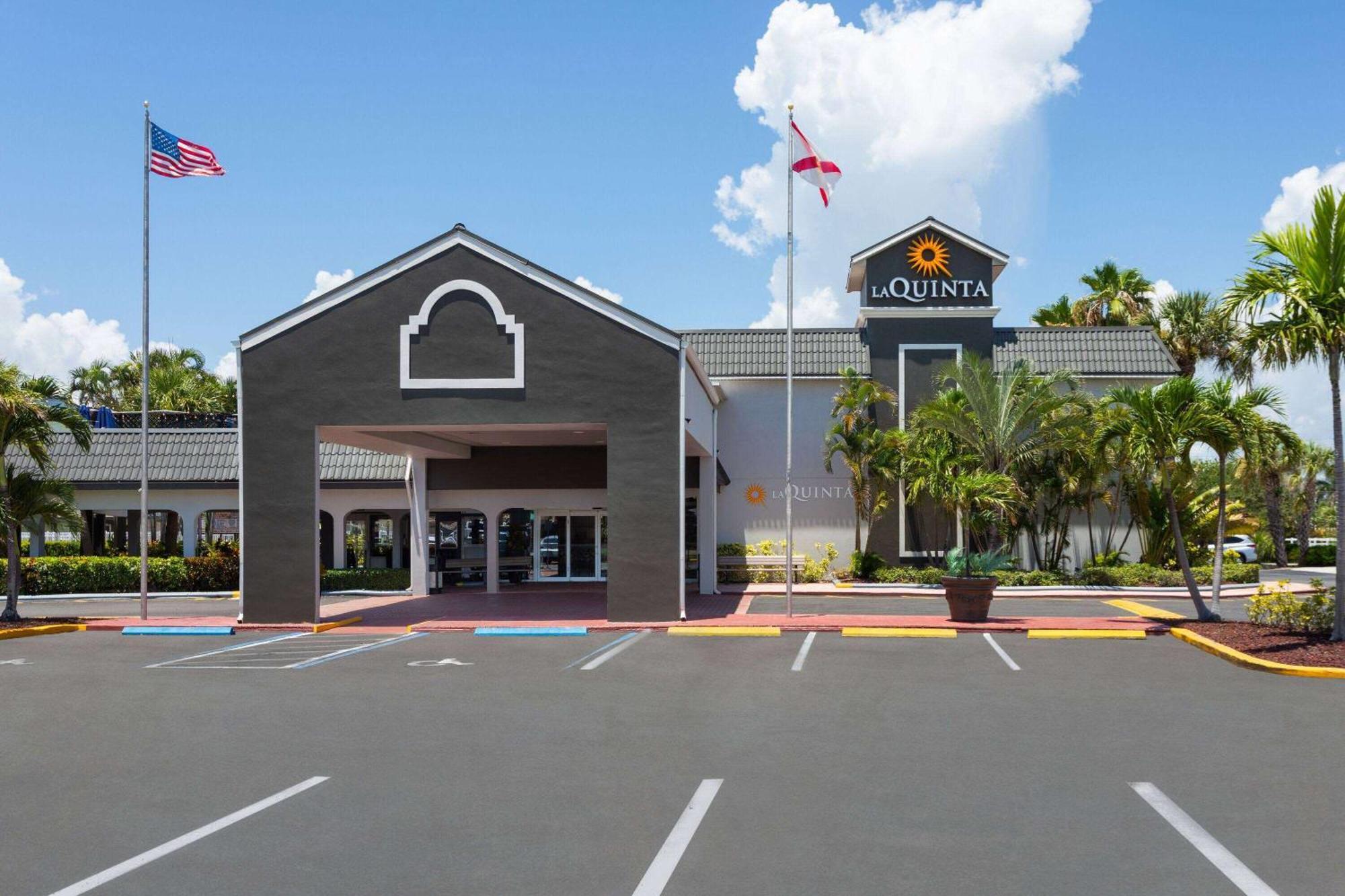 La Quinta Inn By Wyndham Cocoa Beach-Port Canaveral Εξωτερικό φωτογραφία